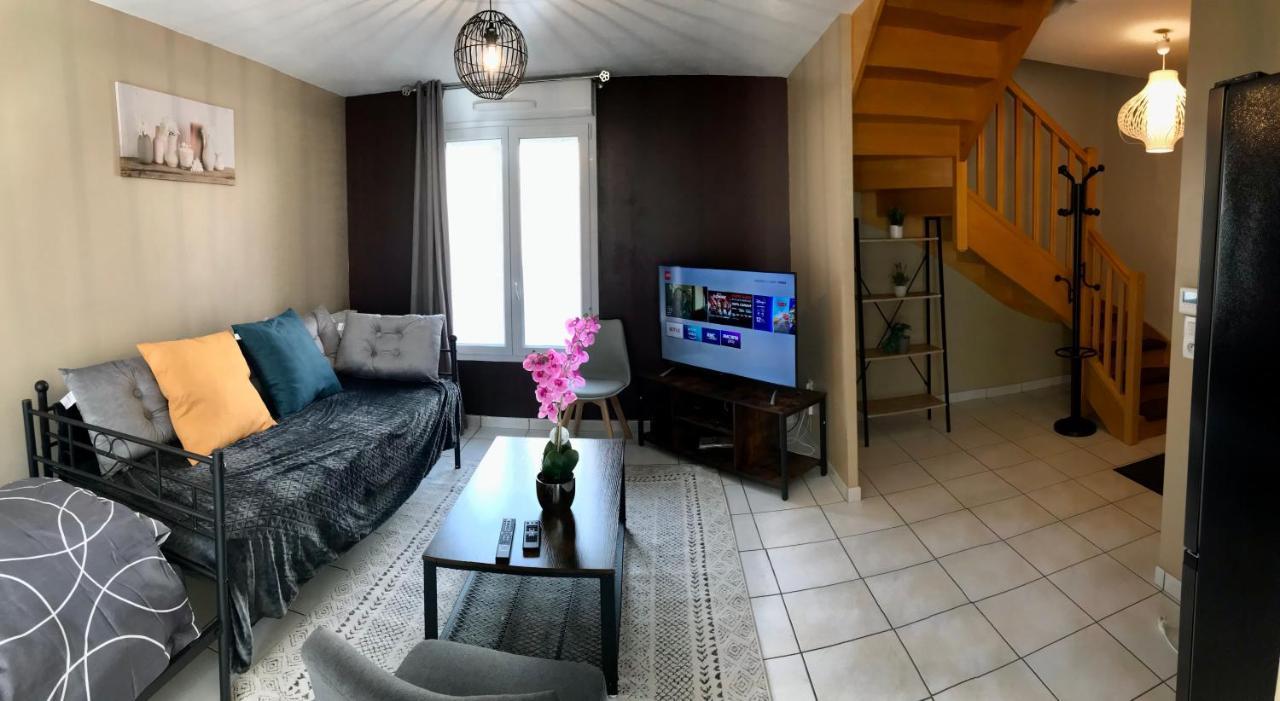Agreable Maison Proche Gare Avec Parking Gratuit Ле-Ман Экстерьер фото