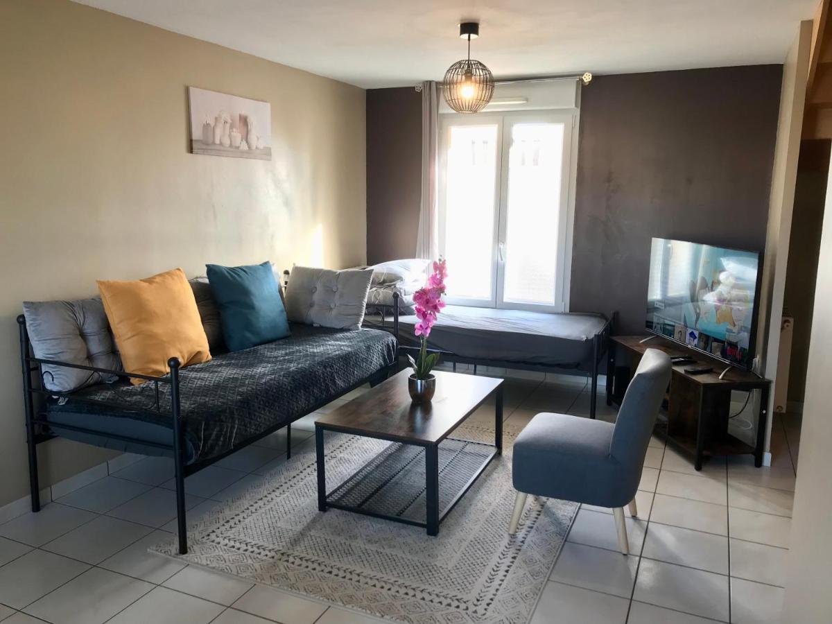 Agreable Maison Proche Gare Avec Parking Gratuit Ле-Ман Экстерьер фото